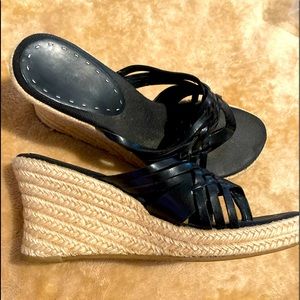 Gianni Bini Black Criss Cross burlap Bottom wedges